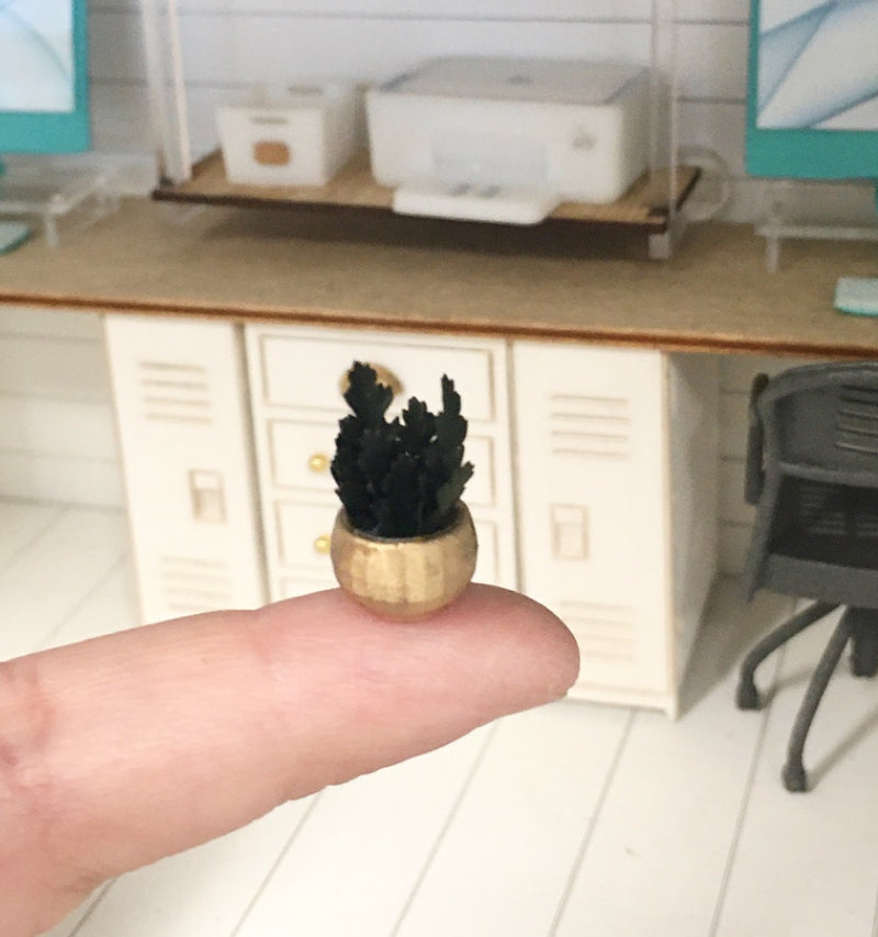 1:12 Scale | Miniature Farmhouse Dollhouse Office Tiny Plant Fern Gold
