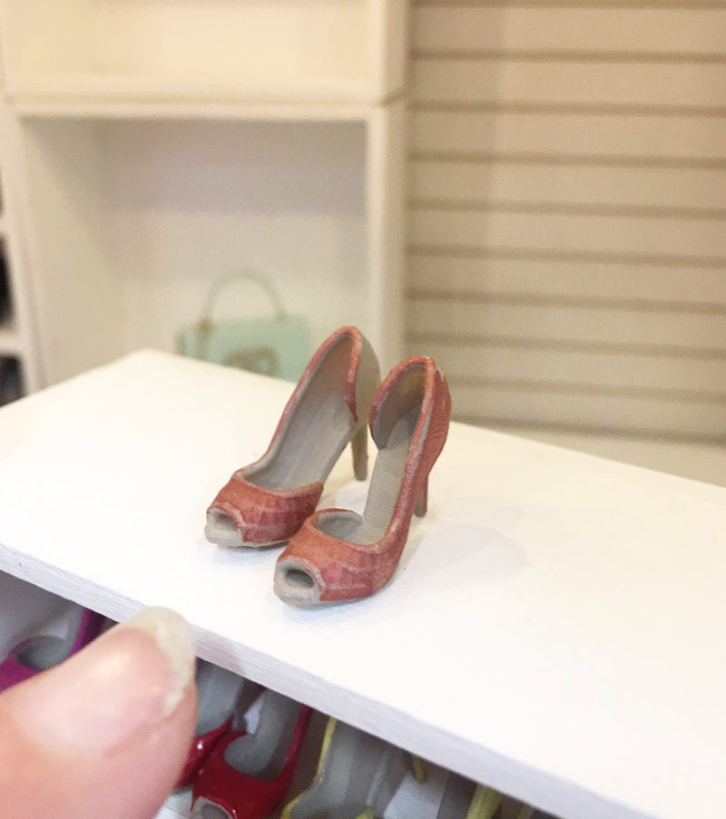 1:12 Scale | Miniature Farmhouse Shoes Heels Pearl Dark Pink