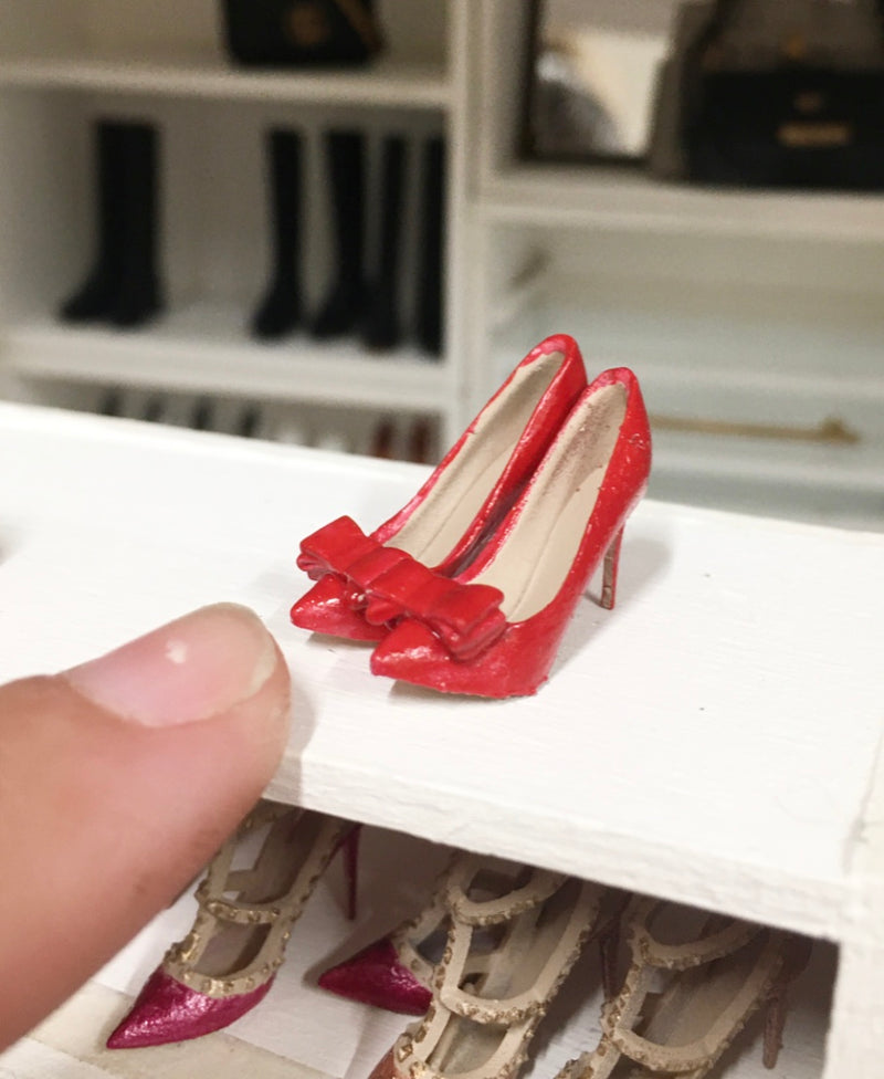 1:12 Scale | Miniature Farmhouse Shoes Bow Pumps Red