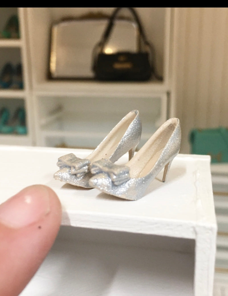 1:12 Scale | Miniature Farmhouse Shoes Bow Pumps Silver