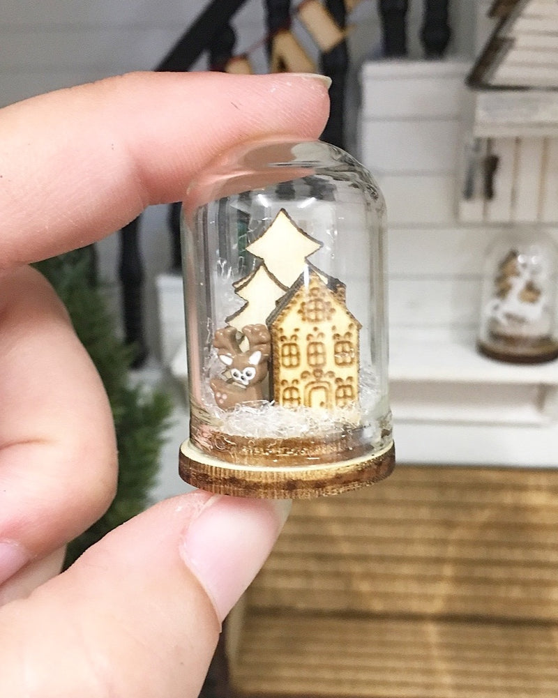 Miniature 1:12 | Miniature Farmhouse Christmas Reindeer Snow globe