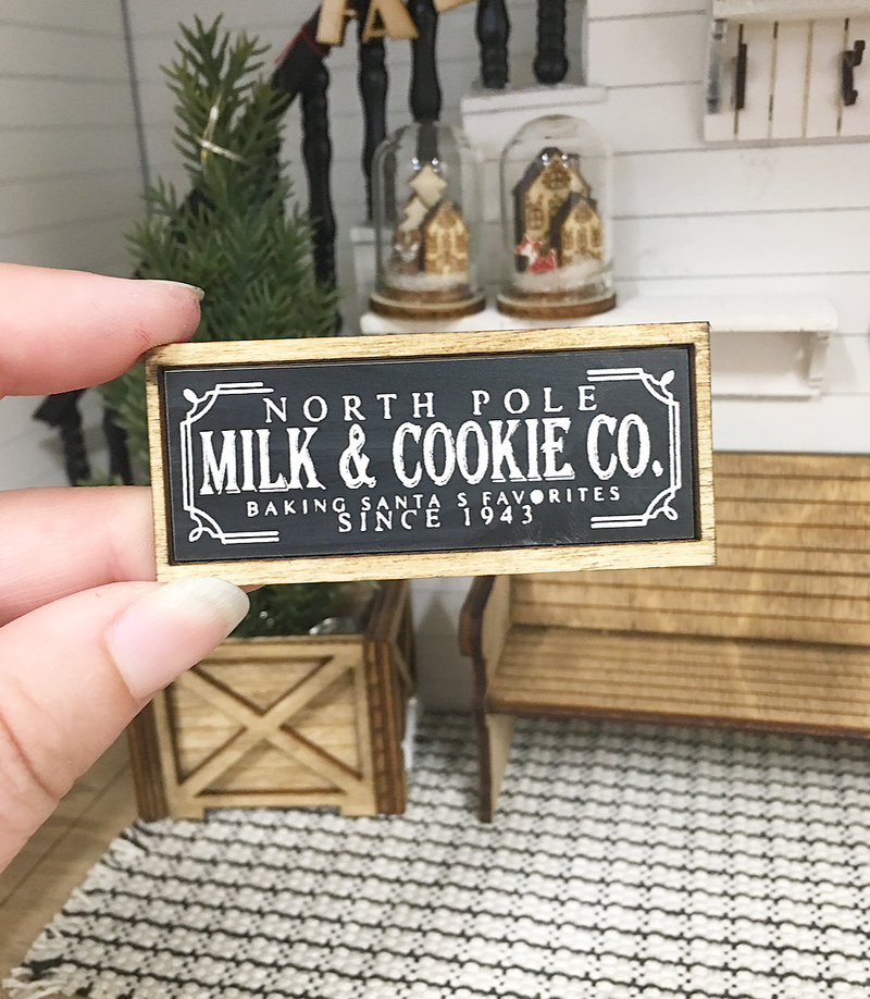 Miniature Dollhouse 1:12 Scale | Miniature North Pole Milk & Cookie Black/White