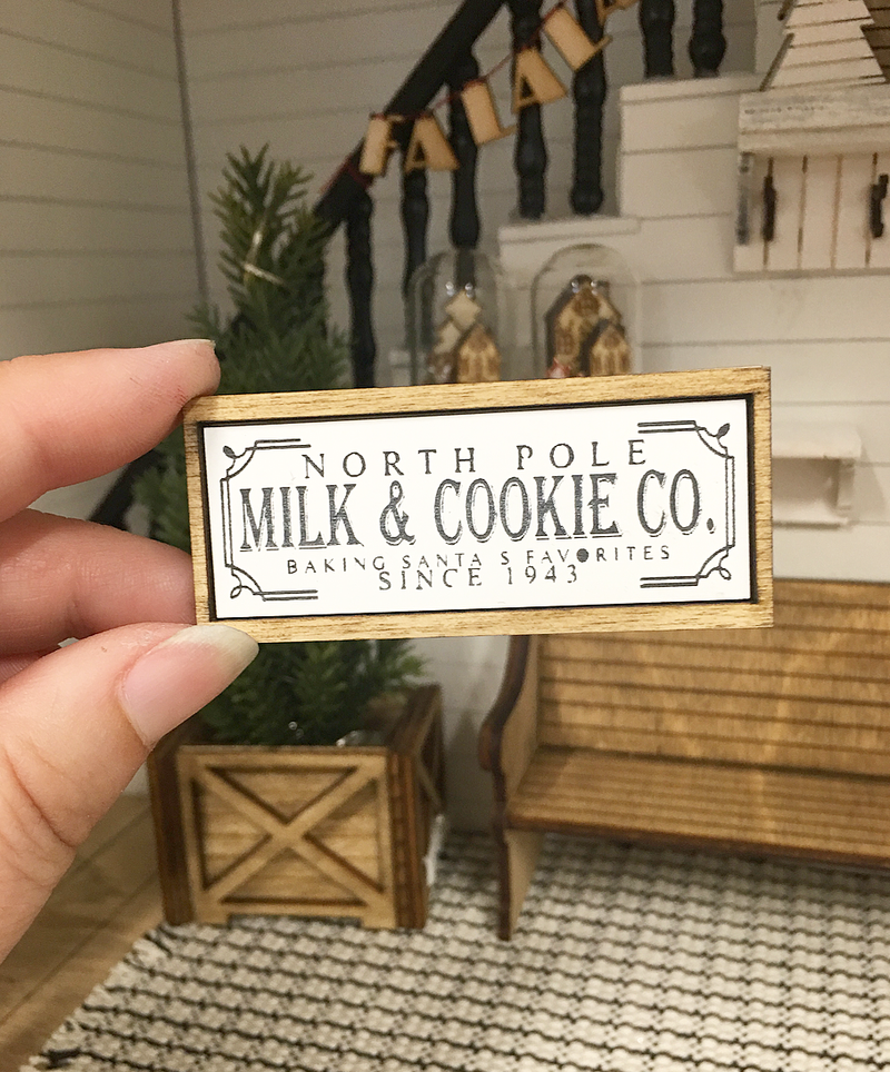 Miniature Dollhouse 1:12 Scale | Miniature North Pole Milk & Cookie Black/White