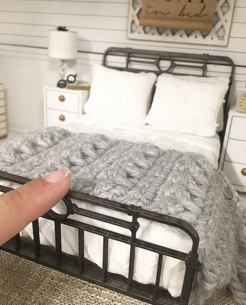 Miniature 1:12 | Miniature Hand Crocheted Bed Runner Grey Marble