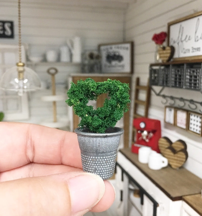 1:12 Scale | Miniature Farmhouse Heart Plant in Pot