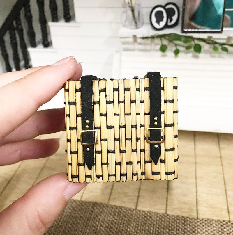 Miniature Straw rectangle basket