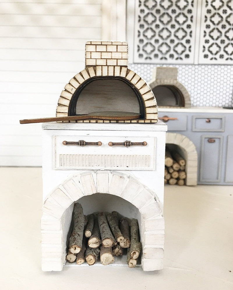 Miniature Farmhouse Pizza Oven with Base White