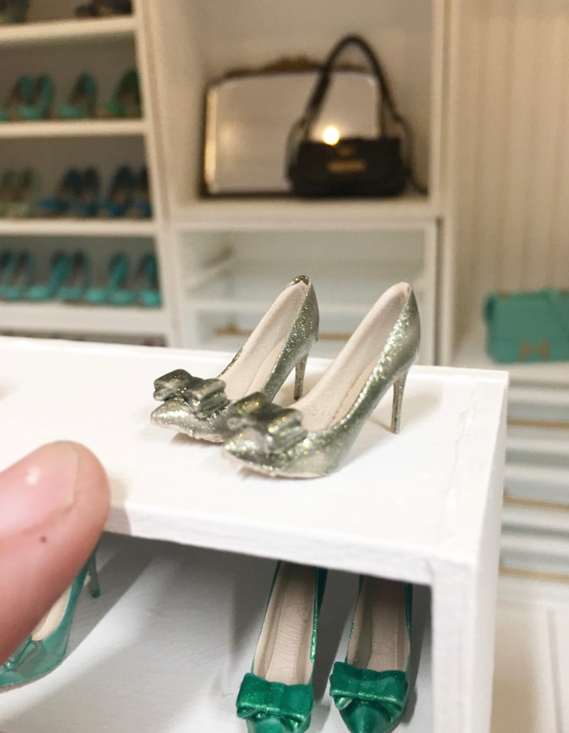 1:12 Scale | Miniature Farmhouse Shoes Bow Pumps Olive